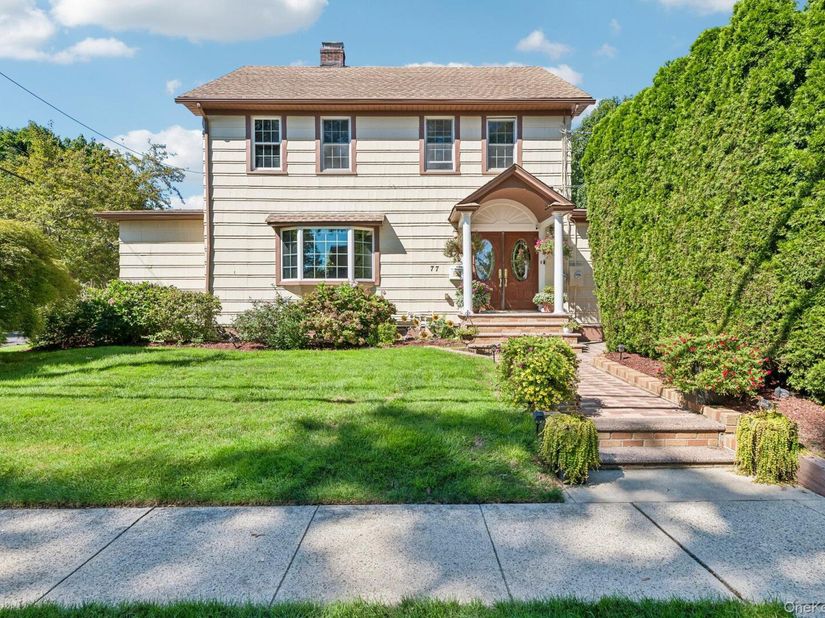 77 Jefferson Avenue, Roslyn Heights NY 11577