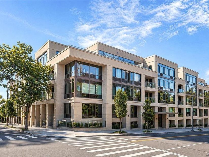 64-05 Yellowstone Boulevard 116AS, Forest Hills NY 11375