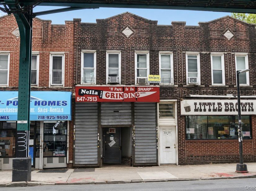 12404 Jamaica Avenue, Richmond Hill NY 11418