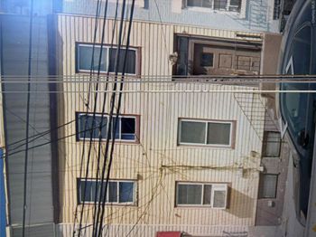Undisclosed Address #1028404