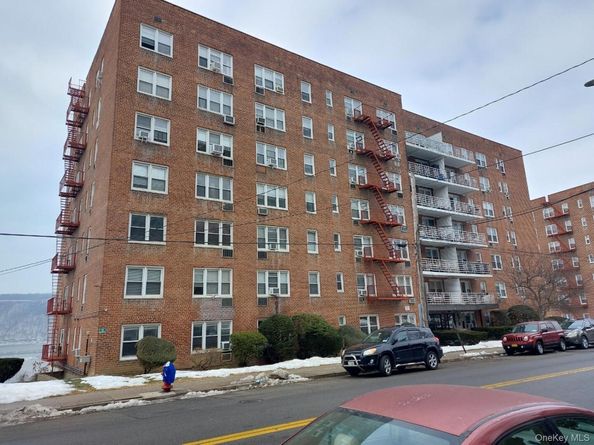 679 Warburton Avenue 1L, Yonkers NY 10701
