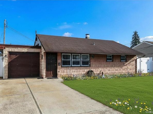 12 E Millpage Drive, Bethpage NY 11714