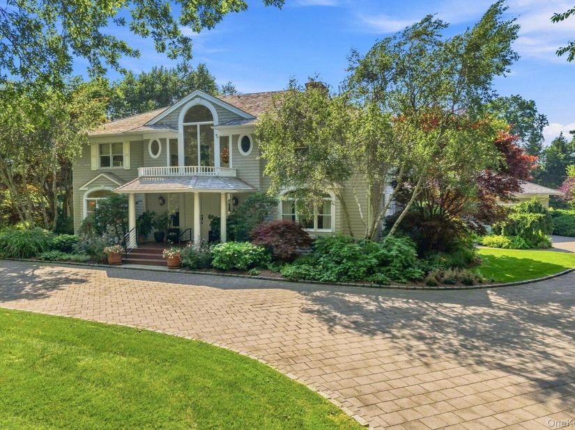 27 Cedar Lane, Remsenburg NY 11960