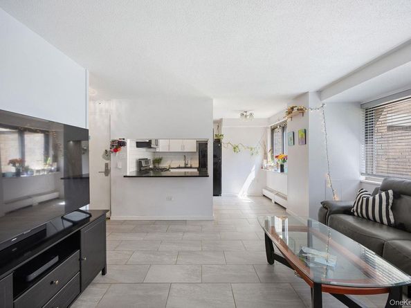 77 Fulton Street 8G, New York (Manhattan) NY 10038