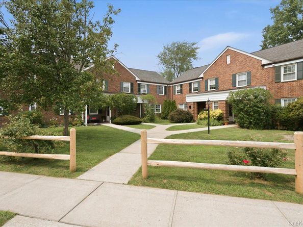 117 Robins Road 117, New Rochelle NY 10801