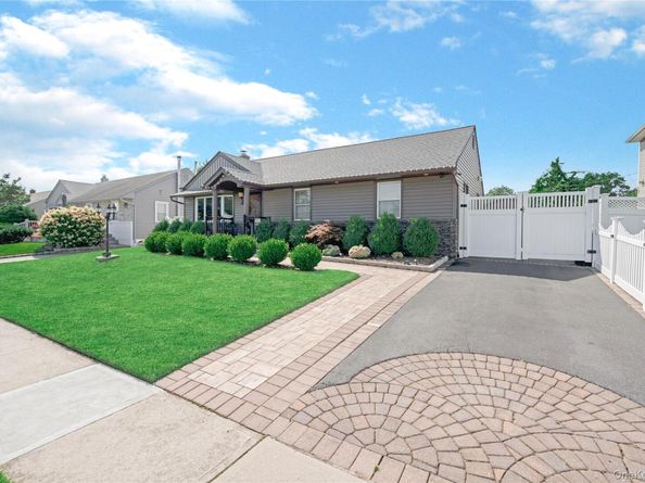 2538 1st Avenue, East Meadow NY 11554
