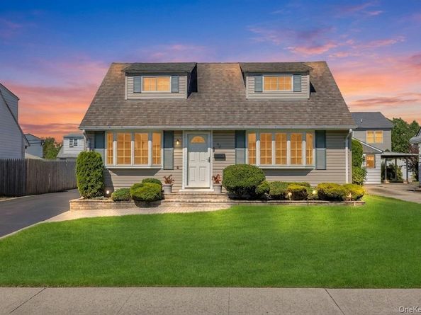 42 Crescent Street, Hicksville NY 11801