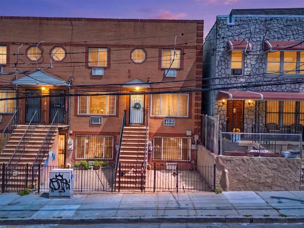 717 E 215th Street, Bronx NY 10467