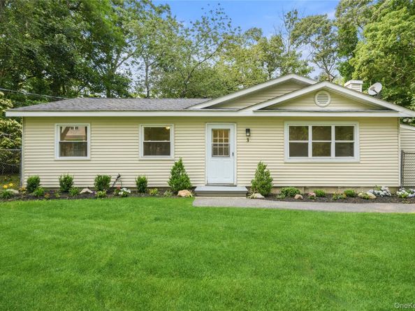 3 Aspen Road, Mastic Beach NY 11951