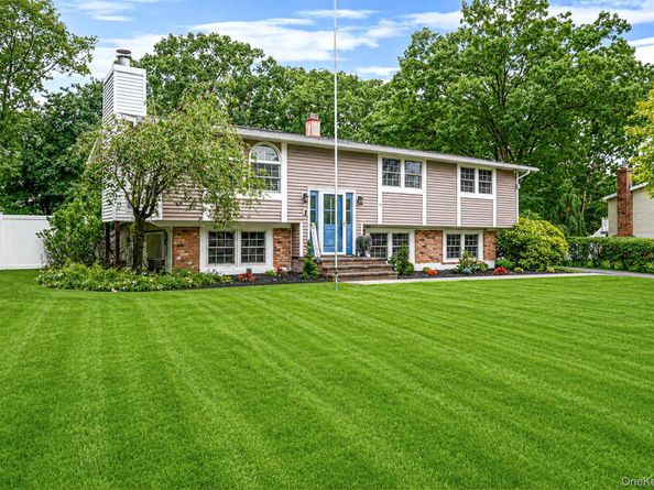 6 Mayflower Lane, East Setauket NY 11733