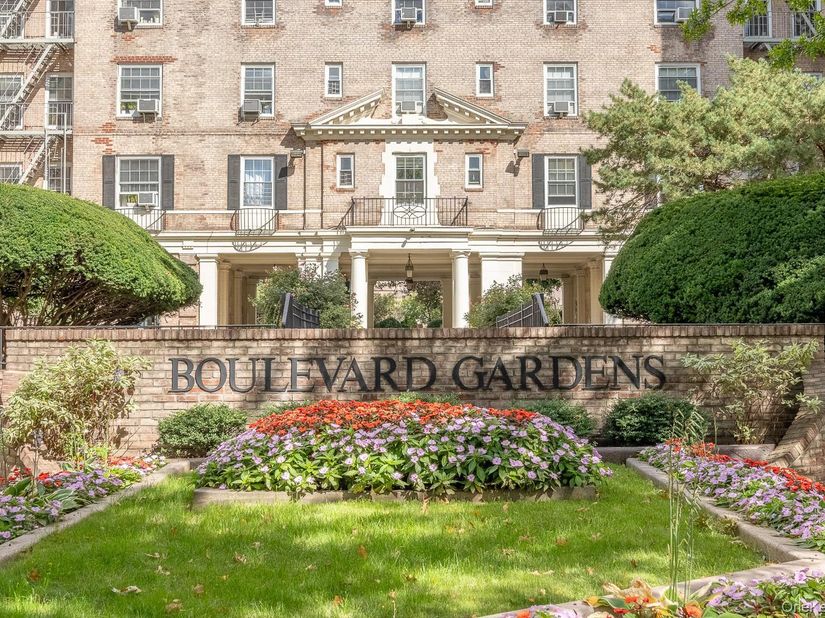 56-07 31st Avenue 4D, Woodside NY 11377