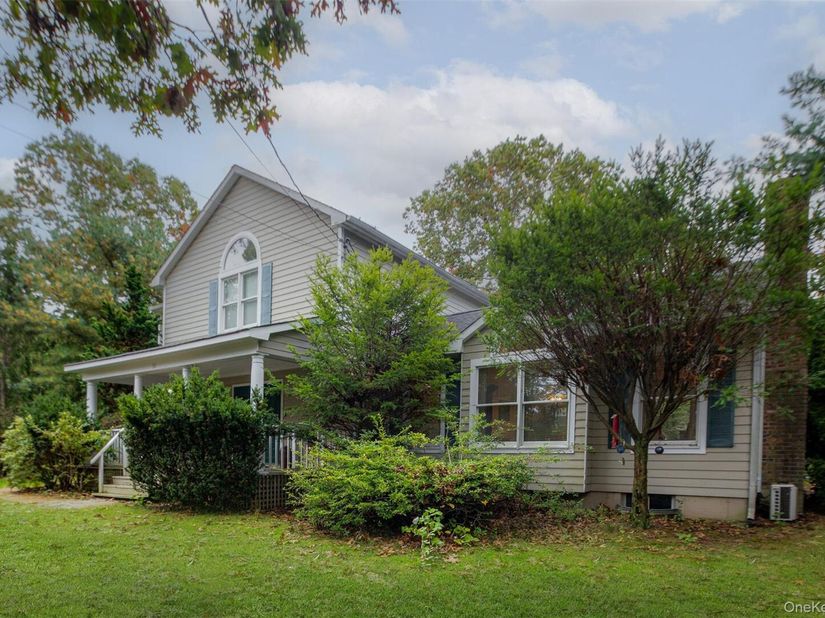 50 Argonne Road E, Hampton Bays NY 11946
