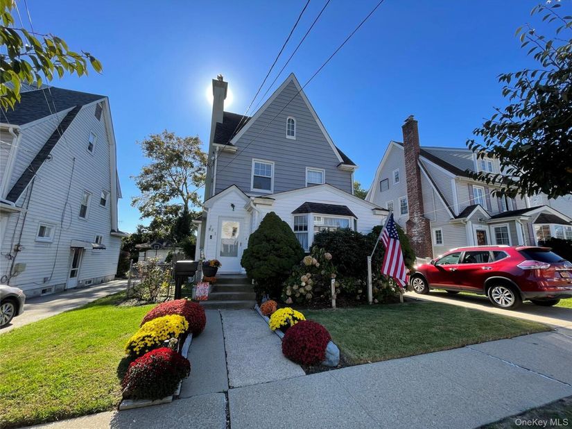 882 Jayne Place, Baldwin NY 11510