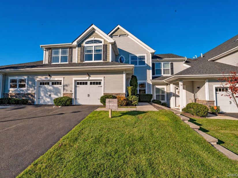 11 Willow Terrace, Coram NY 11727