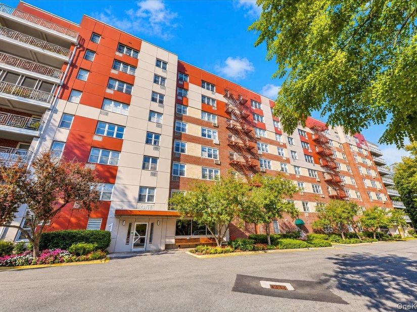 1 Balint Drive 862, Yonkers NY 10710