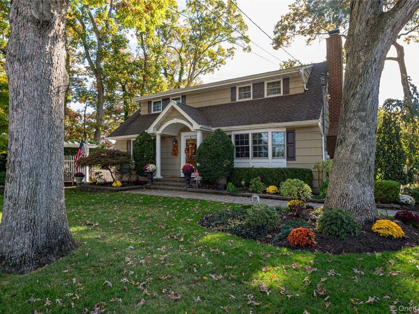 90 Sherman Avenue, West Islip NY 11795