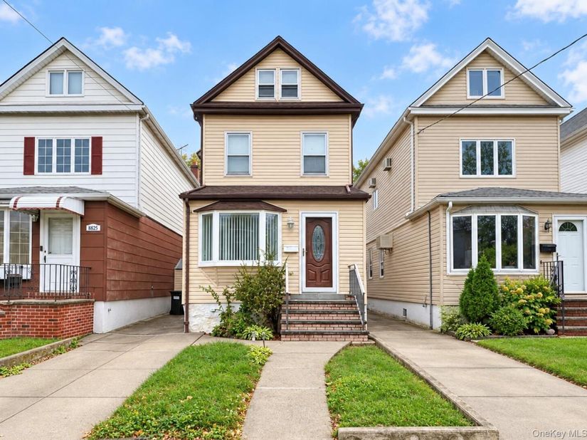 8827 Aubrey Avenue, Glendale NY 11385