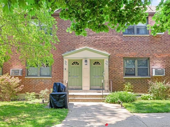 58-48 246th Crescent Upper, Douglaston NY 11362