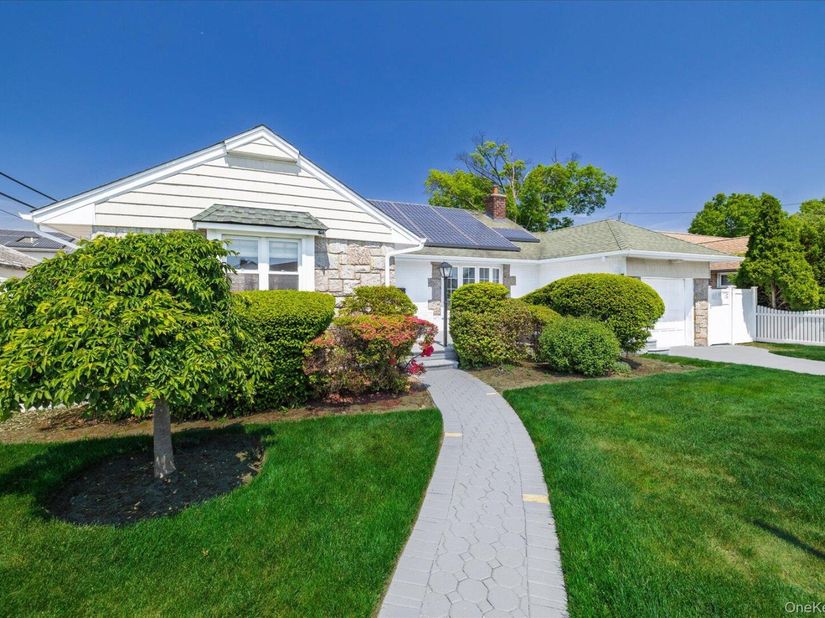 708 Lorentz Street, Elmont NY 11003