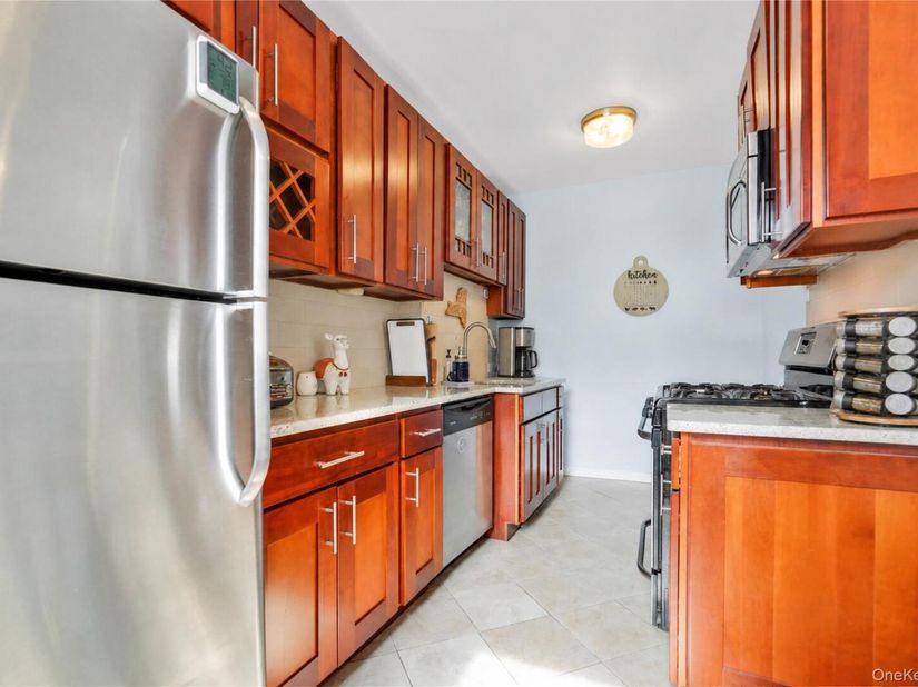 67-35 Yellowstone Boulevard 4P, Forest Hills NY 11375