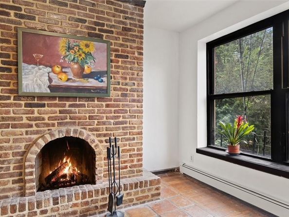 306 E 105 Street 4B, New York (Manhattan) NY 10029