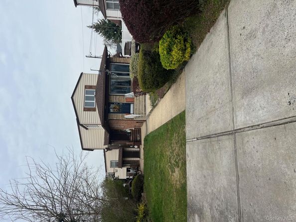 240 Oakley Avenue, Hempstead NY 11003