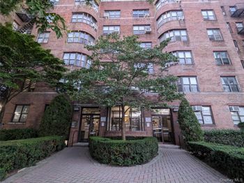 98-76 Queens boulevard