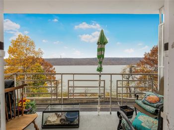 679 Warburton Avenue