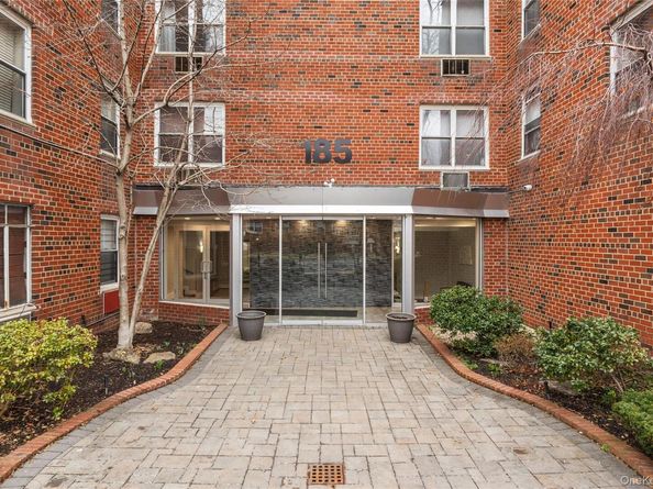 185 South Midddle Neck Road 1P, Great Neck NY 11021