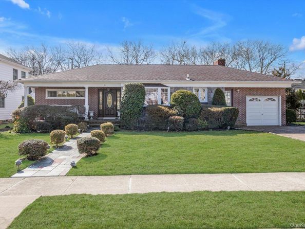 40 Vassar Street, Garden City NY 11530