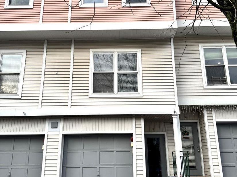 11 Livingston Manor 11, Dobbs Ferry NY 10522