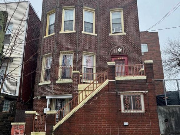 1827 Amethyst Street, Bronx NY 10462