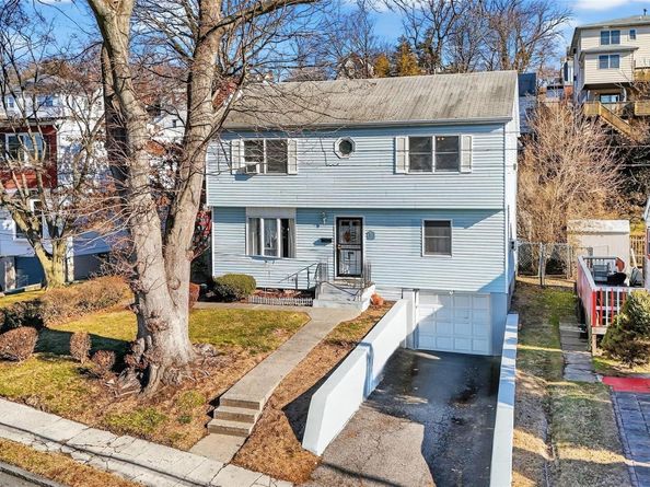191 Morsemere Avenue, Yonkers NY 10703