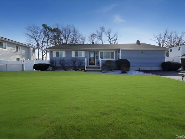 21 Francisco ave Francisco ave, Central Islip NY 11722