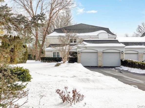 27 Fairway Drive, Manhasset NY 11030