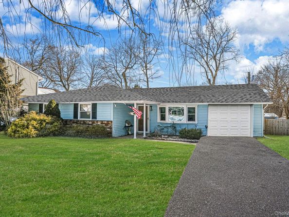 14 Mount Wilson Avenue, Farmingville NY 11738