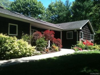 5 Mannetto Hill Road