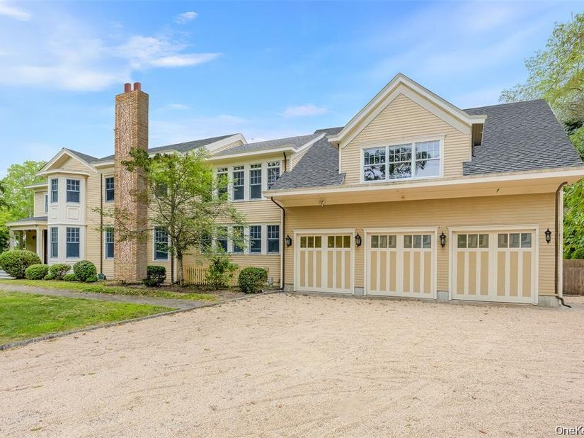 52 Brushy Neck Lane, Westhampton NY 11977