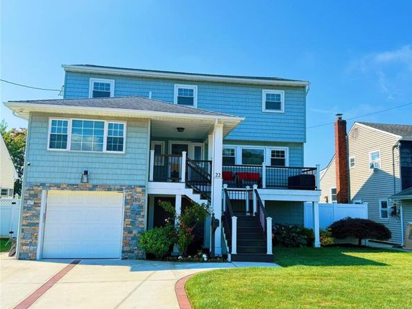22 Wilshire Court, Freeport NY 11520