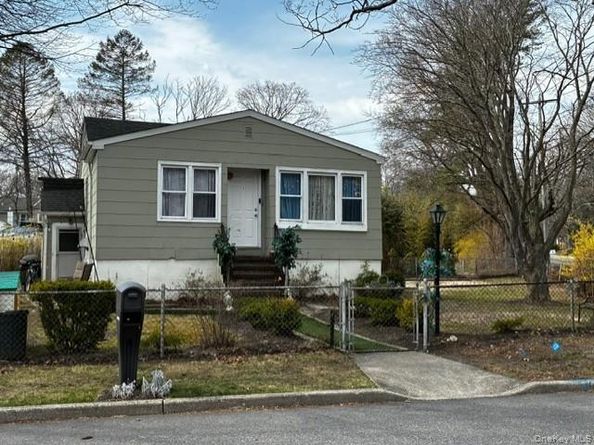 99 Central Avenue, Port Jefferson NY 11776