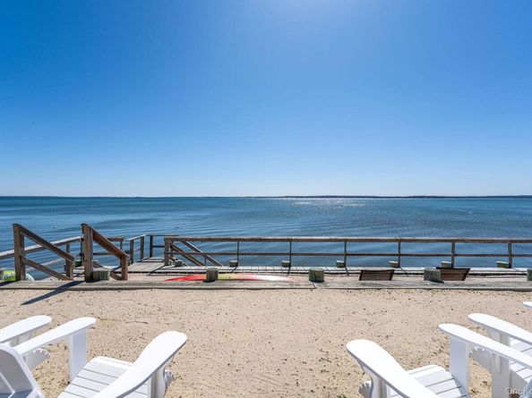 1400 Peconic Bay Boulevard, Jamesport NY 11947