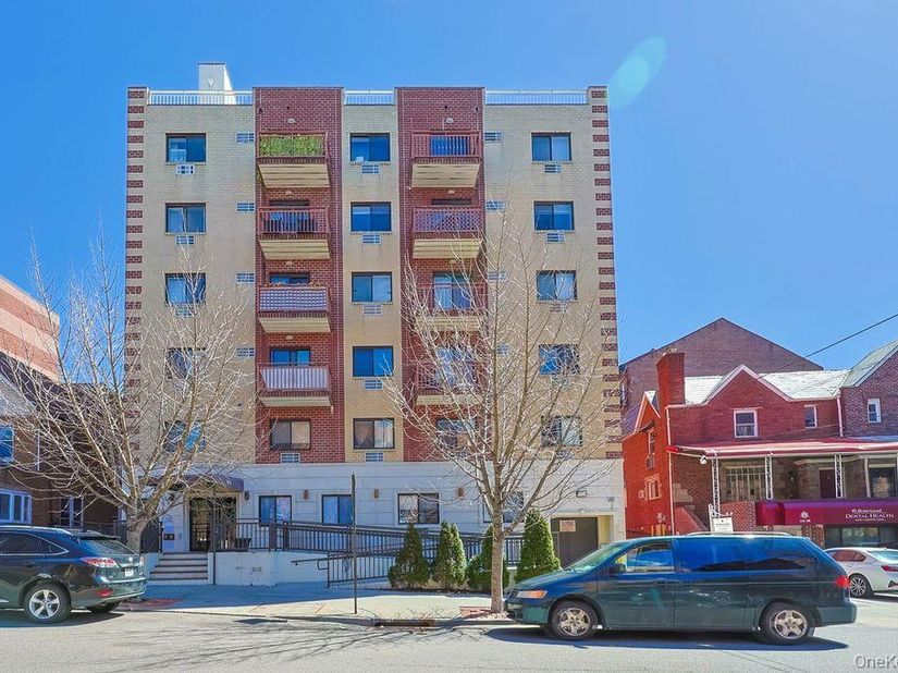 141-16 84th Drive 4B, Briarwood NY 11435