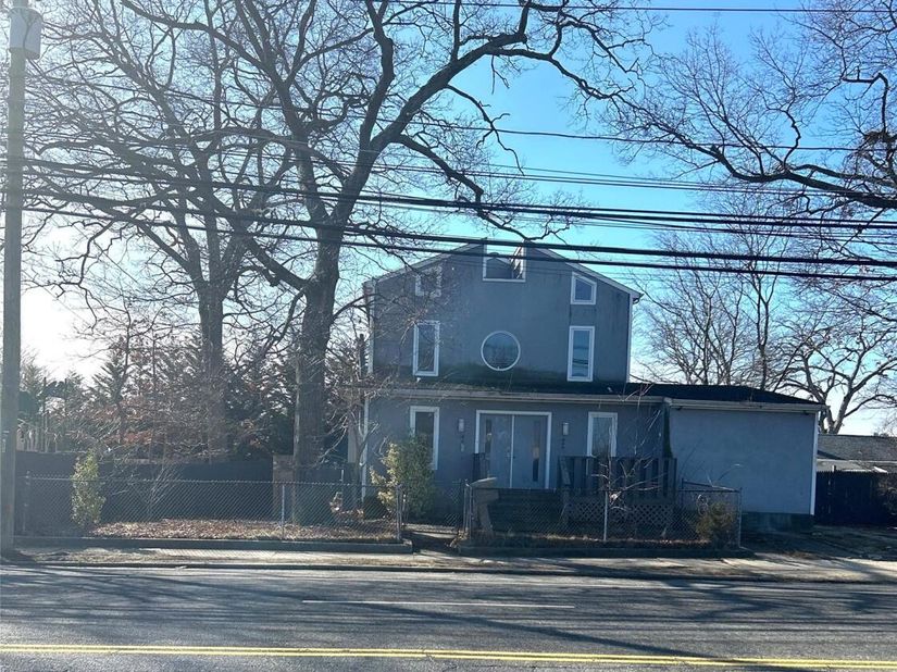 90 Jerusalem Avenue, Massapequa NY 11758
