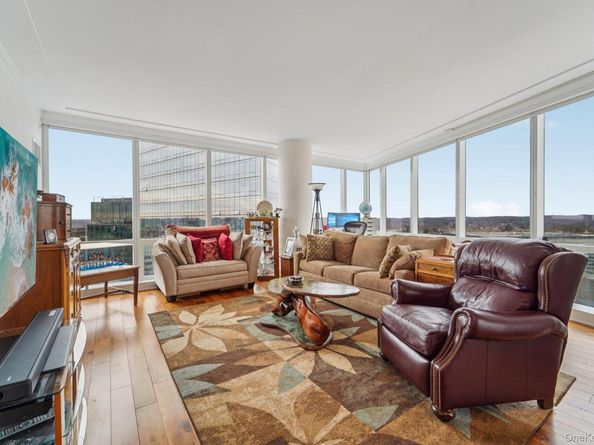 1 Renaissance Square 25G, White Plains NY 10601