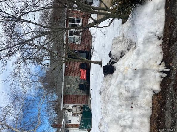 13 Gores Drive, Mastic NY 11950