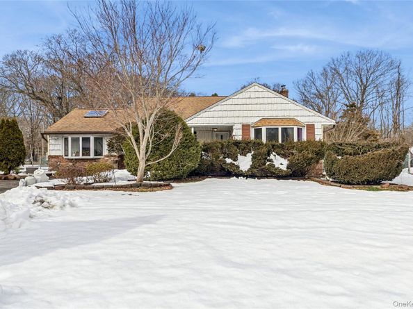 15 Walnut Street, Centereach NY 11720