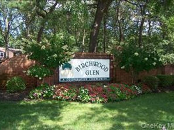 6 Glen Hollow Drive A33, Holtsville NY 11742