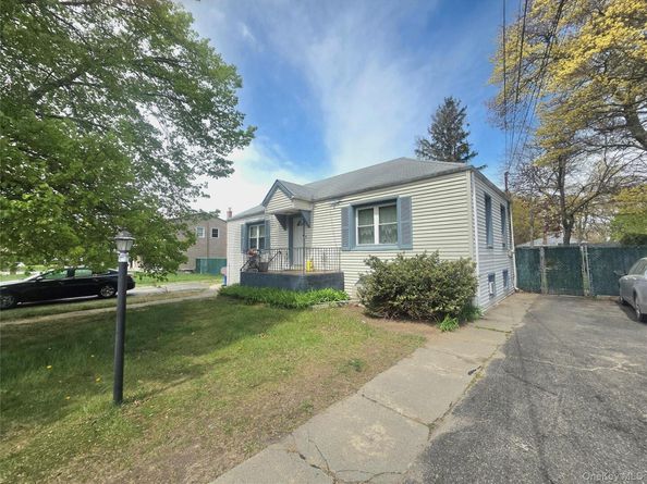 345 Boulder Street, Ronkonkoma NY 11779