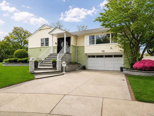 916 Lawrence Court, North Woodmere NY 11581