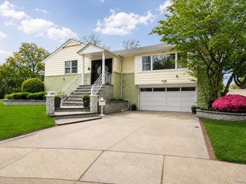 916 Lawrence Court